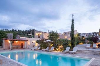 Kapsaliana Village Hotel