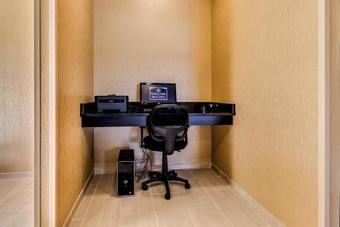 Hotel Cobblestone Inn & Suites - Waverly