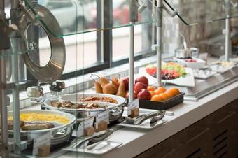 Hotel Doubletree By Hilton Minneapolis -university Area