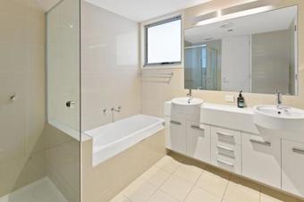 Gippsland Lakehouse A - Canal Frontage