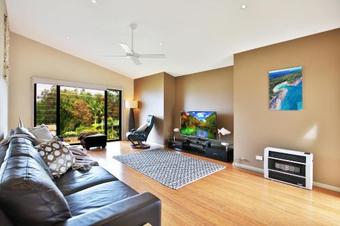Panorama @ The Lake - Pet Friendly - 15 Mins To Hyams Beach