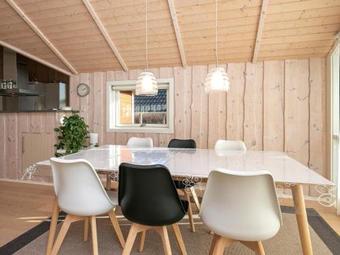 Three-bedroom Holiday Home In R�dby 38