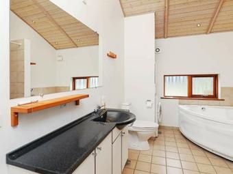 Three-bedroom Holiday Home In Ulfborg 3