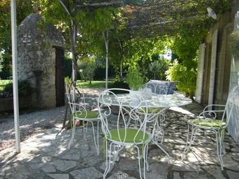 Tr�s Beau Mas Proven�al Avec Piscine Priv�e Chauff�e Situ�e Aux Vign�res, En Campagne Proche De L'isle Sur La Sorgue Au C?ur Du Luberon, 10 Personnes, Ls2-259 Alemando
