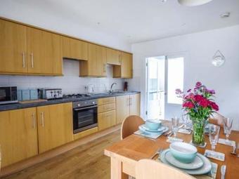 7 Coastal Cottages