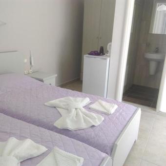 Hotel John Akroyiali