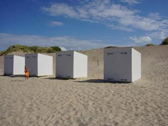 Modern Holiday Home Near Kortgene With Jetty