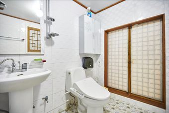 Hotel Choongsindang Hanok Traditional House