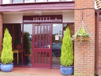 Horse And Groom Hotel