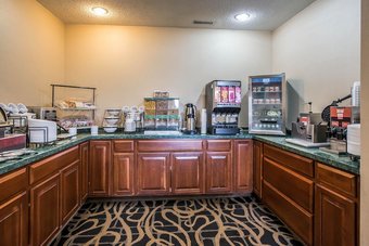 Hotel Quality Inn & Suites