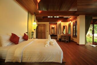 Hotel Chivapuri Beach Resort