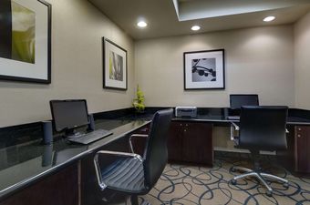 Hotel Doubletree By Hilton Orange County Airport