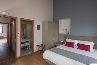 Hotel Bluebell Luxury Suites