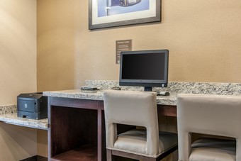 Hotel Comfort Suites