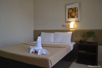 Columbus Plaza Hotel