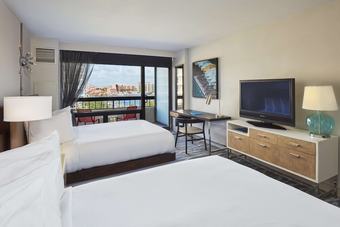 Hotel Waterstone Resort & Marina Boca, Curio Collection By Hilton
