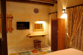 Hotel In Stone House