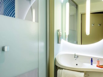 Hotel Ibis Budget Saint Quentin En Yvelines Velodrome