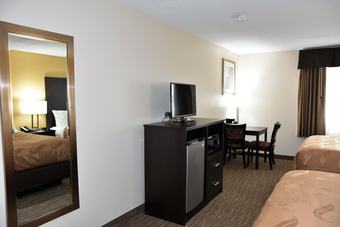 Hotel Quality Inn & Suites Metropolis I-24