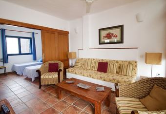 Apartamentos La Graciosa Casa Patio Y Terraza Vista Mar 6p By Lightbooking