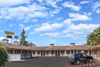 Hotel Travelodge By Wyndham Pioneer Villa