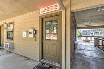 Hotel Long Island Lake Resort