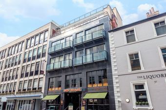 Apartamentos Greek Street Suites