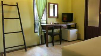 Baan La Poon Hotel