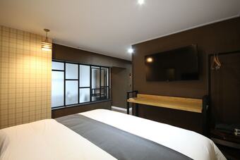 Brown Dot Hotel Jinhae
