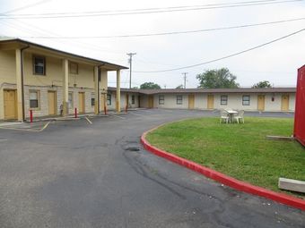 Motel Travel Inn & Suites