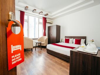 Oyo 11474 Gangaur Regency Boutique Hotel