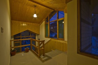 Hotel Oyo 8866 Mountain Face Cottage