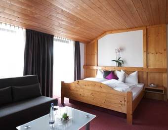 Hotel Seeluna - Caf� Lounge & Restaurant Am Klostersee