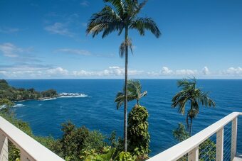 Paradise Bluff By Redawning