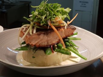 Londonderry Arms Hotel