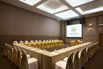 Hotel Royal Hills Golf Resort And Spa