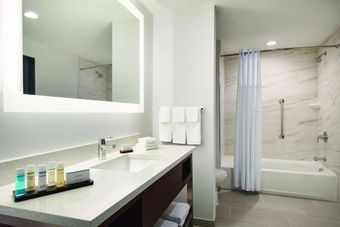 Hotel Embassy Suites By Hilton Noblesville Indianapolis Convention Center