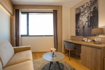 Lamaraz Arts Hotel