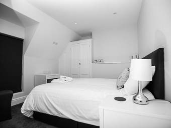 Pension The Bridge Hotel