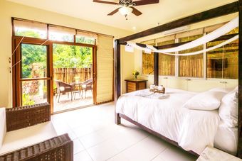 Hotel Edgewater Dive & Spa Resort