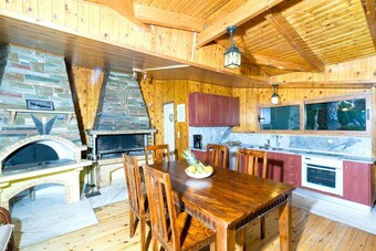 Villa With 5 Bedrooms In Kitsi, With Private Pool, Enclosed Garden And Wifi