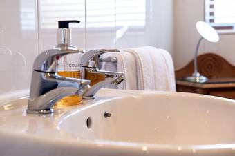 The Dinney Bed And Breakfast