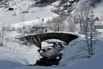 Apartment With One Bedroom In Gedre, With Wonderful Mountain View And Wifi - 7 Km From The Slopes