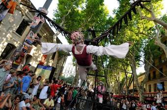 House With One Bedroom In Pujaut, With Wonderful Mountain View, Furnished Garden And Wifi