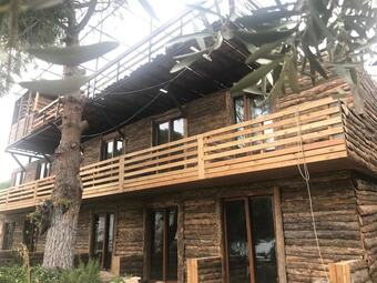 Hotel Ayanya Beach & Bistro Bungalows