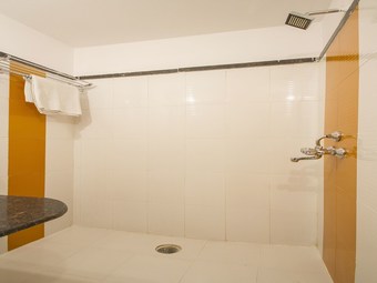 Oyo 11079 Hotel Prestige