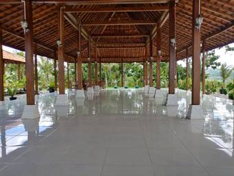 Bed & Breakfast Azana Green Resort Pracimantoro