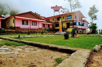 Hotel Zambala Halesi Resort