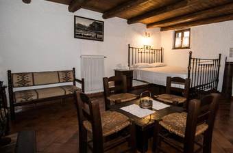 Hotel Tithoreans' Traditional Residences