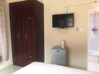 Warm Hands Hotel